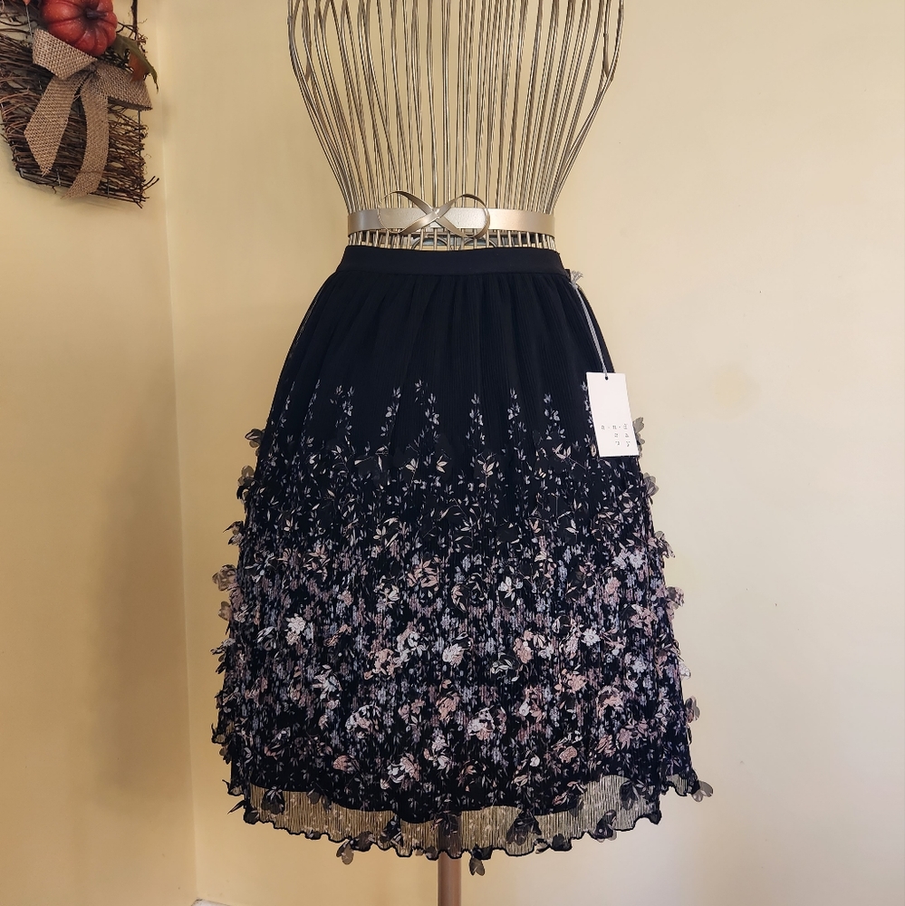 NWT - Black floral butterfly skirt - Size L